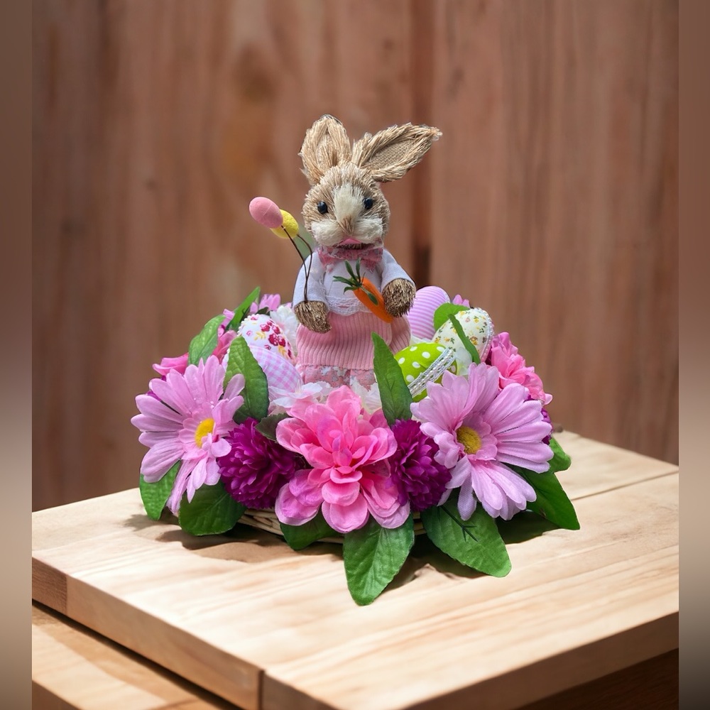 Handmade Easter centerpiece. Easter decor. Easter eggs. Easter decoration.